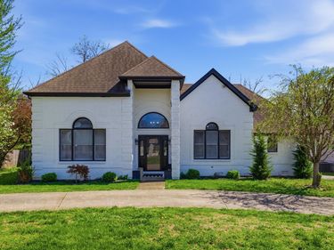 145 S Hill Road, Versailles, KY 40383