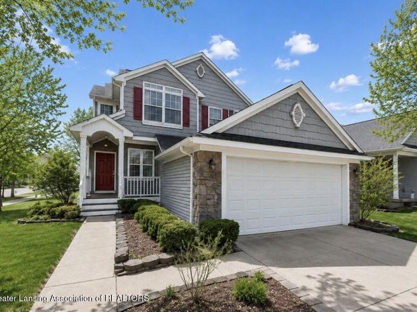6784 Cotswald Drive, Grand Ledge, MI 48837