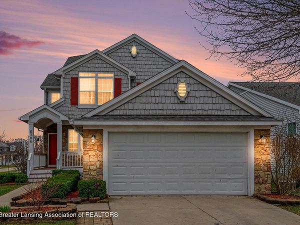 6784 Cotswald Drive, Grand Ledge, MI 48837