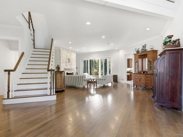 9 Locust Woods Drive, Shelter Island, NY 11964