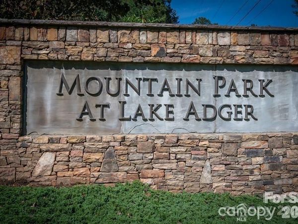 26 Mountain Parkway , Mill Spring, NC 28756