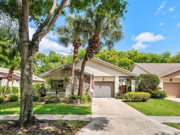 4820 Boxwood Circle, Boynton Beach, FL 33436