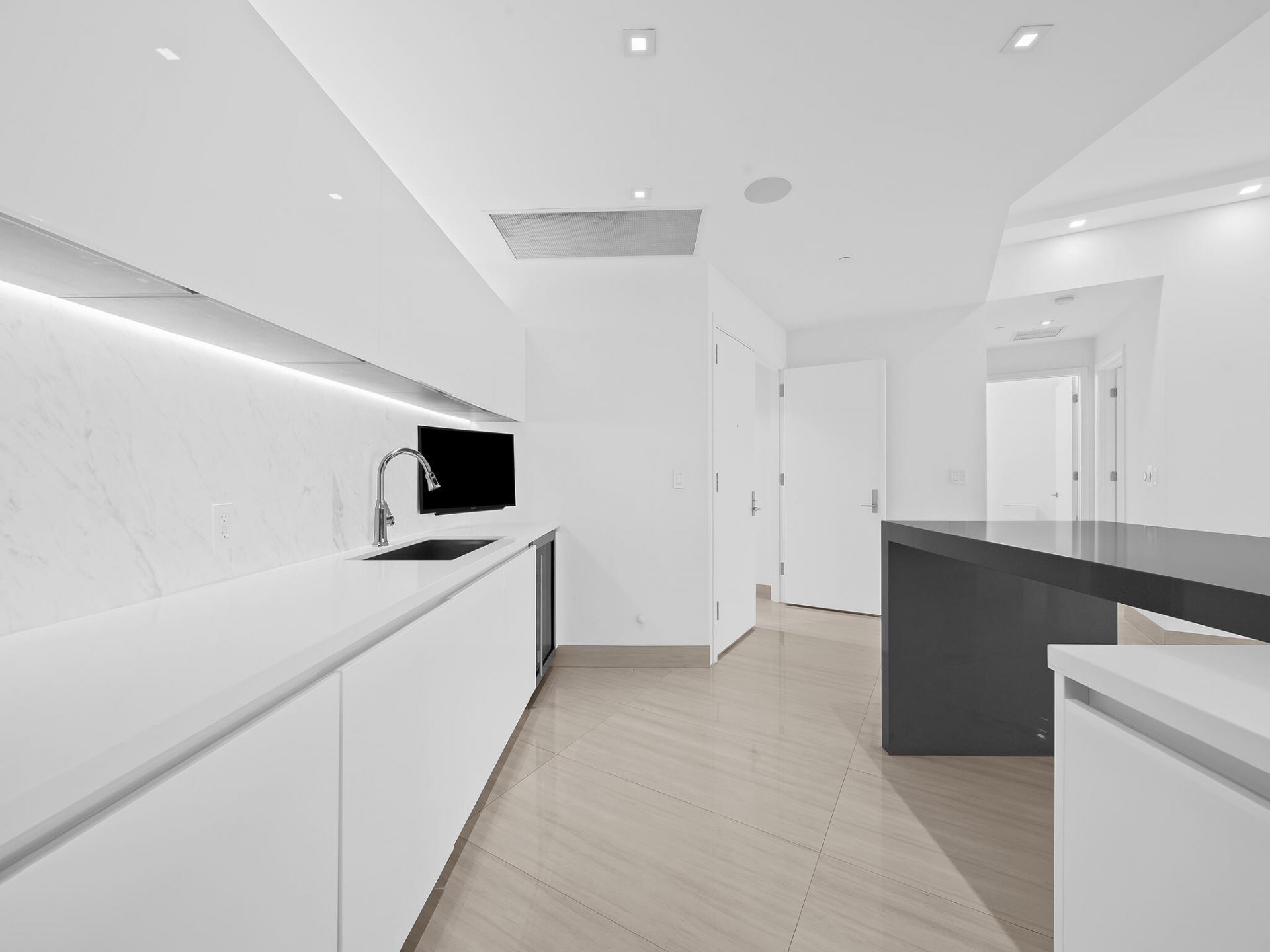 701 N Fort Lauderdale Beach Boulevard, Unit 1104, Fort Lauderdale, FL 33304 Photo