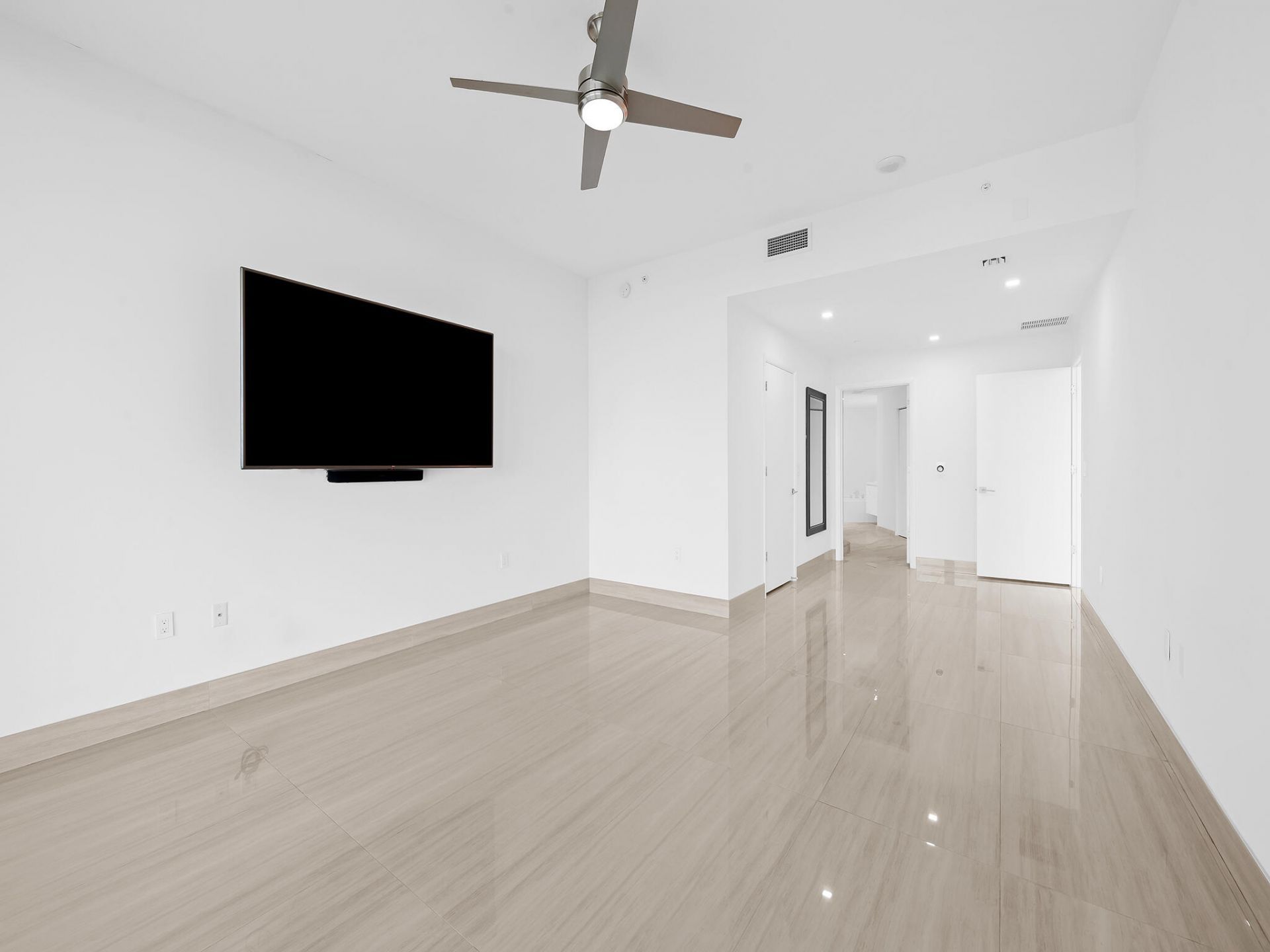 701 N Fort Lauderdale Beach Boulevard, Unit 1104, Fort Lauderdale, FL 33304 Photo