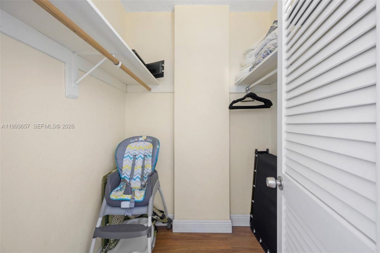 19370 Collins Ave , Unit 225, Sunny Isles Beach, FL 33160 Photo