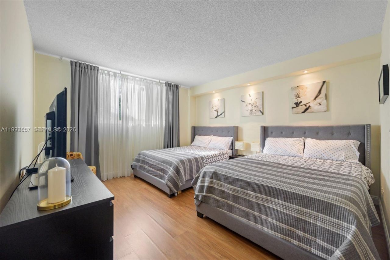 19370 Collins Ave , Unit 225, Sunny Isles Beach, FL 33160 Photo