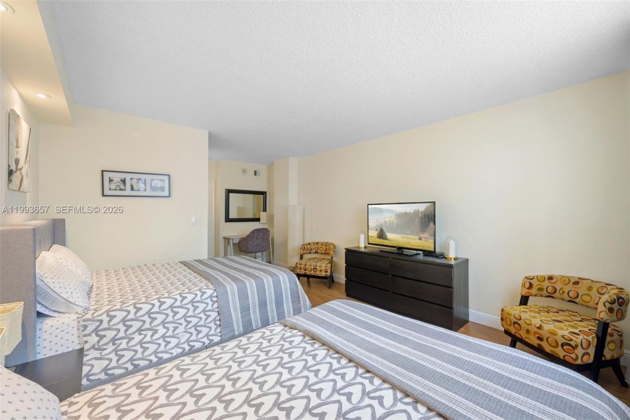 19370 Collins Ave , Unit 225, Sunny Isles Beach, FL 33160 Photo