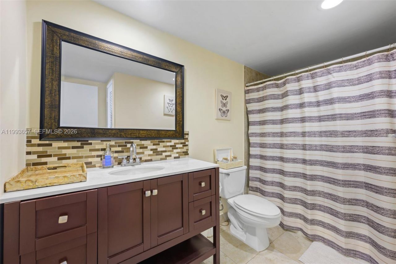 19370 Collins Ave , Unit 225, Sunny Isles Beach, FL 33160 Photo