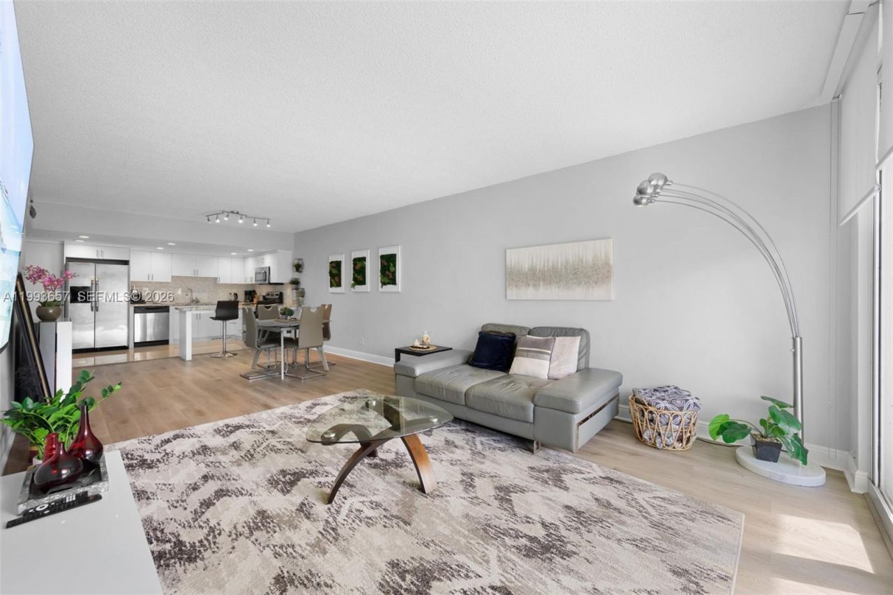 19370 Collins Ave , Unit 225, Sunny Isles Beach, FL 33160 Photo