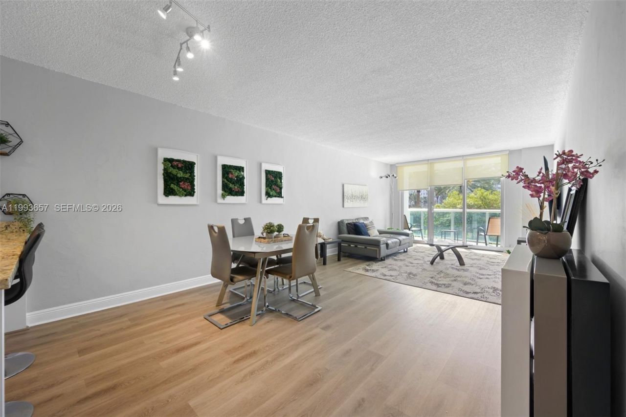 19370 Collins Ave , Unit 225, Sunny Isles Beach, FL 33160 Photo