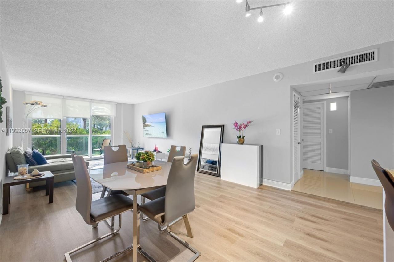 19370 Collins Ave , Unit 225, Sunny Isles Beach, FL 33160 Photo