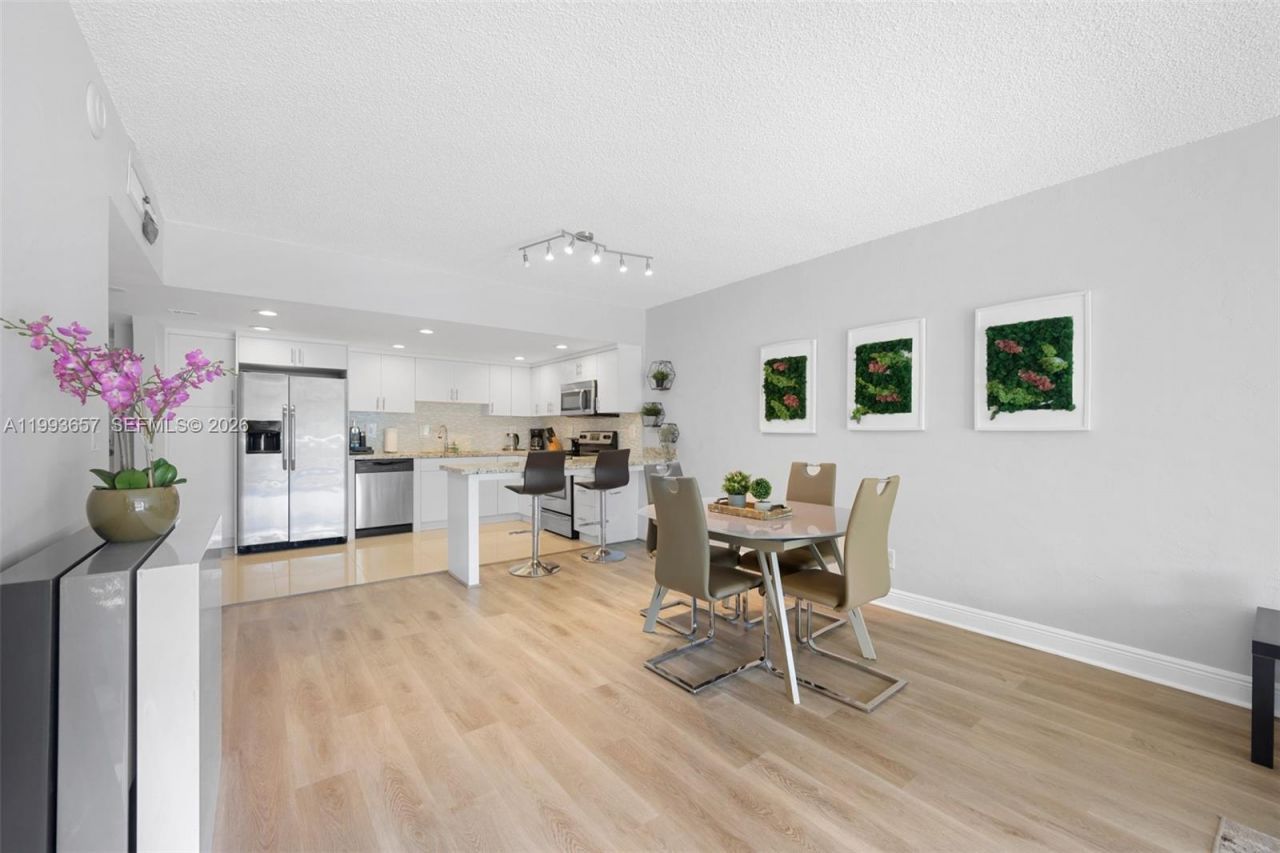 19370 Collins Ave , Unit 225, Sunny Isles Beach, FL 33160 Photo