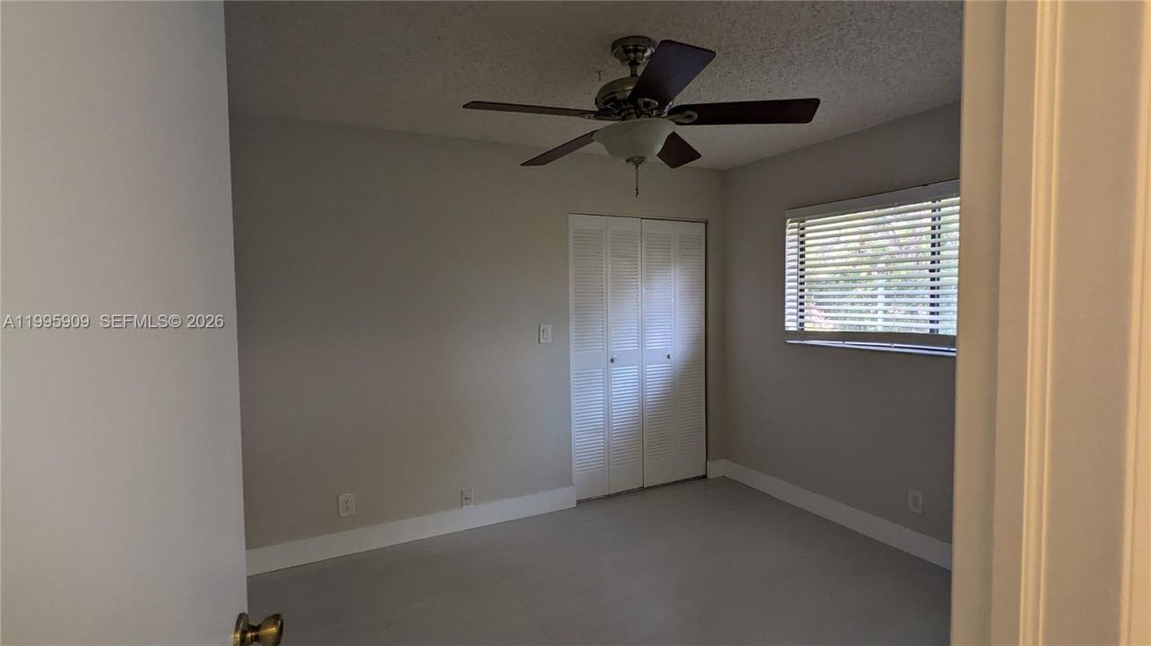 460 Lakeview Dr , Unit 4, Weston, FL 33326 Photo