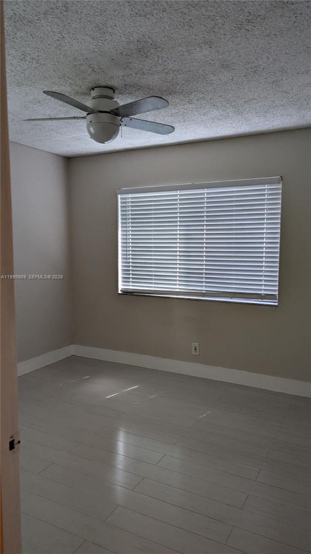 460 Lakeview Dr , Unit 4, Weston, FL 33326 Photo