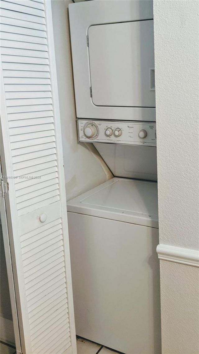 460 Lakeview Dr , Unit 4, Weston, FL 33326 Photo