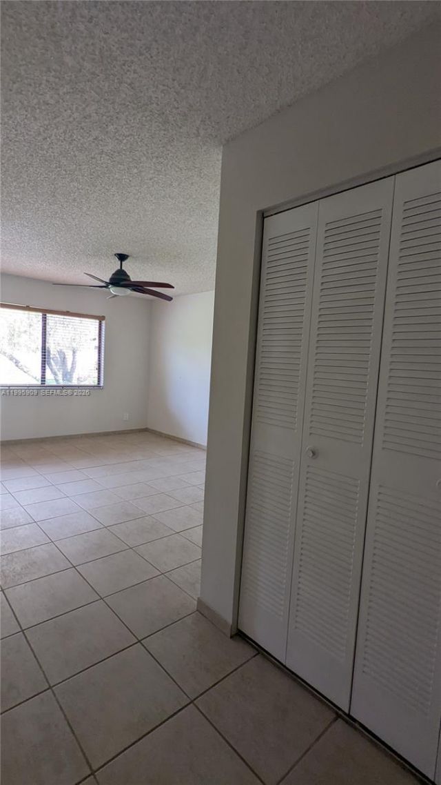 460 Lakeview Dr , Unit 4, Weston, FL 33326 Photo