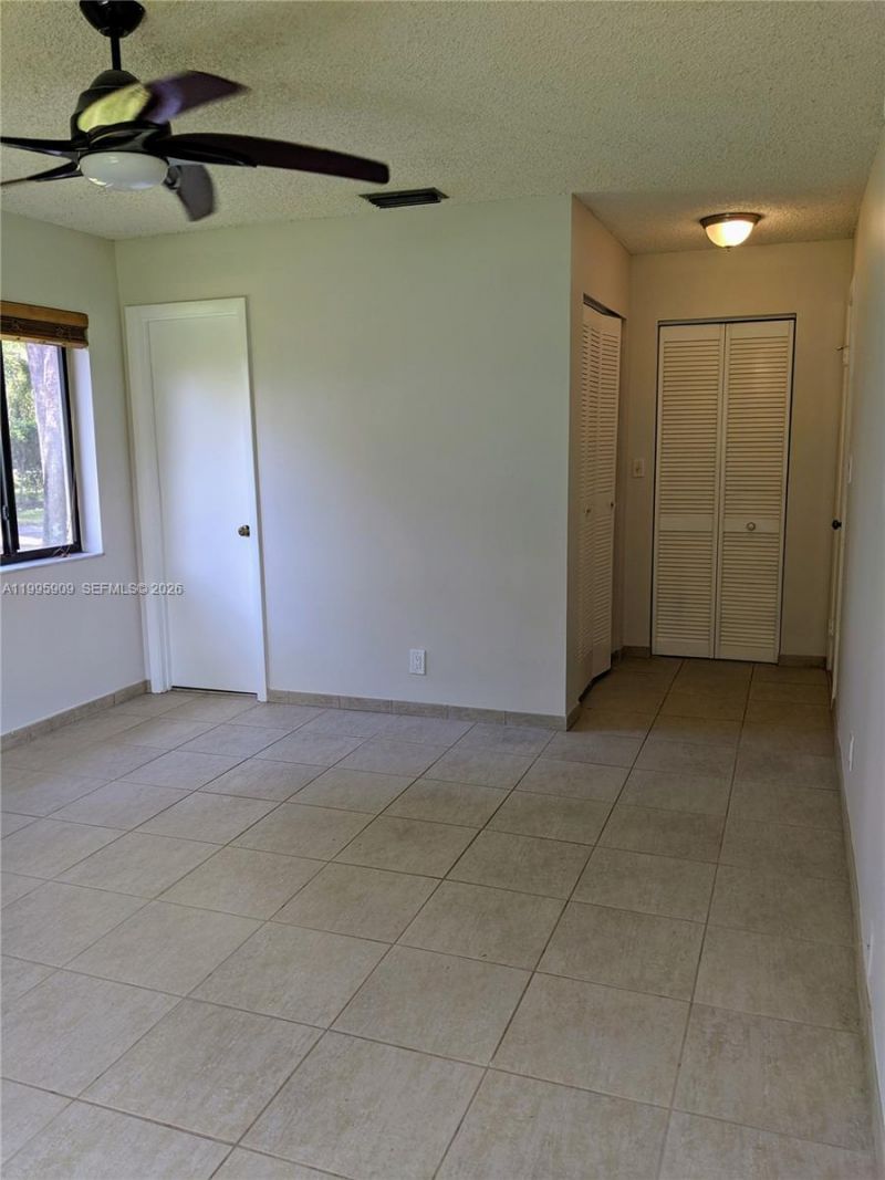 460 Lakeview Dr , Unit 4, Weston, FL 33326 Photo