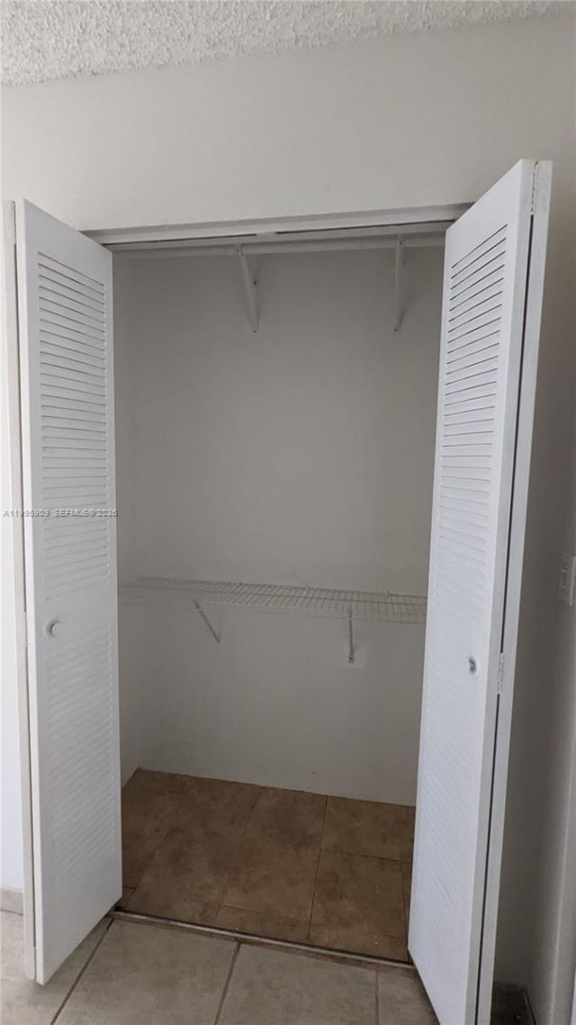 460 Lakeview Dr , Unit 4, Weston, FL 33326 Photo