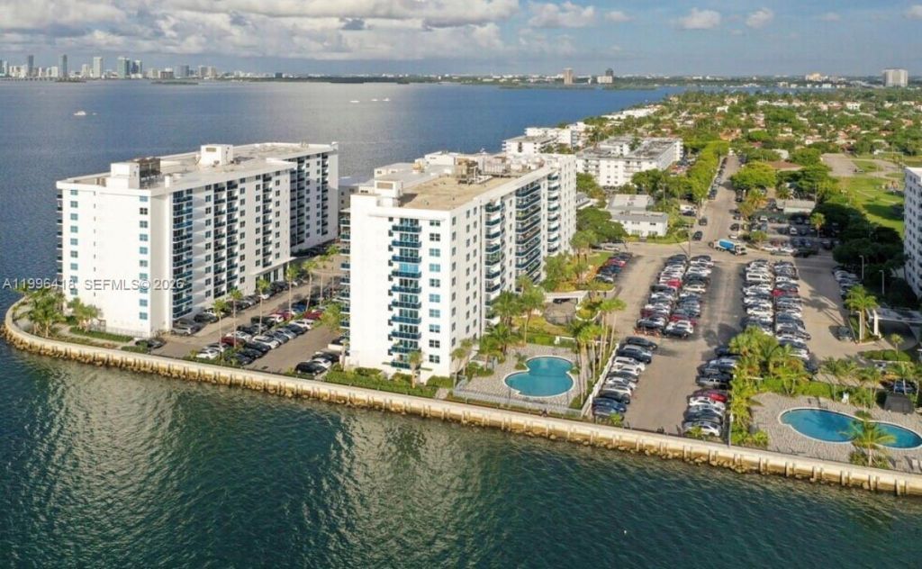 7501 E Treasure Dr, Unit 7L, North Bay Village, FL 33141 Photo