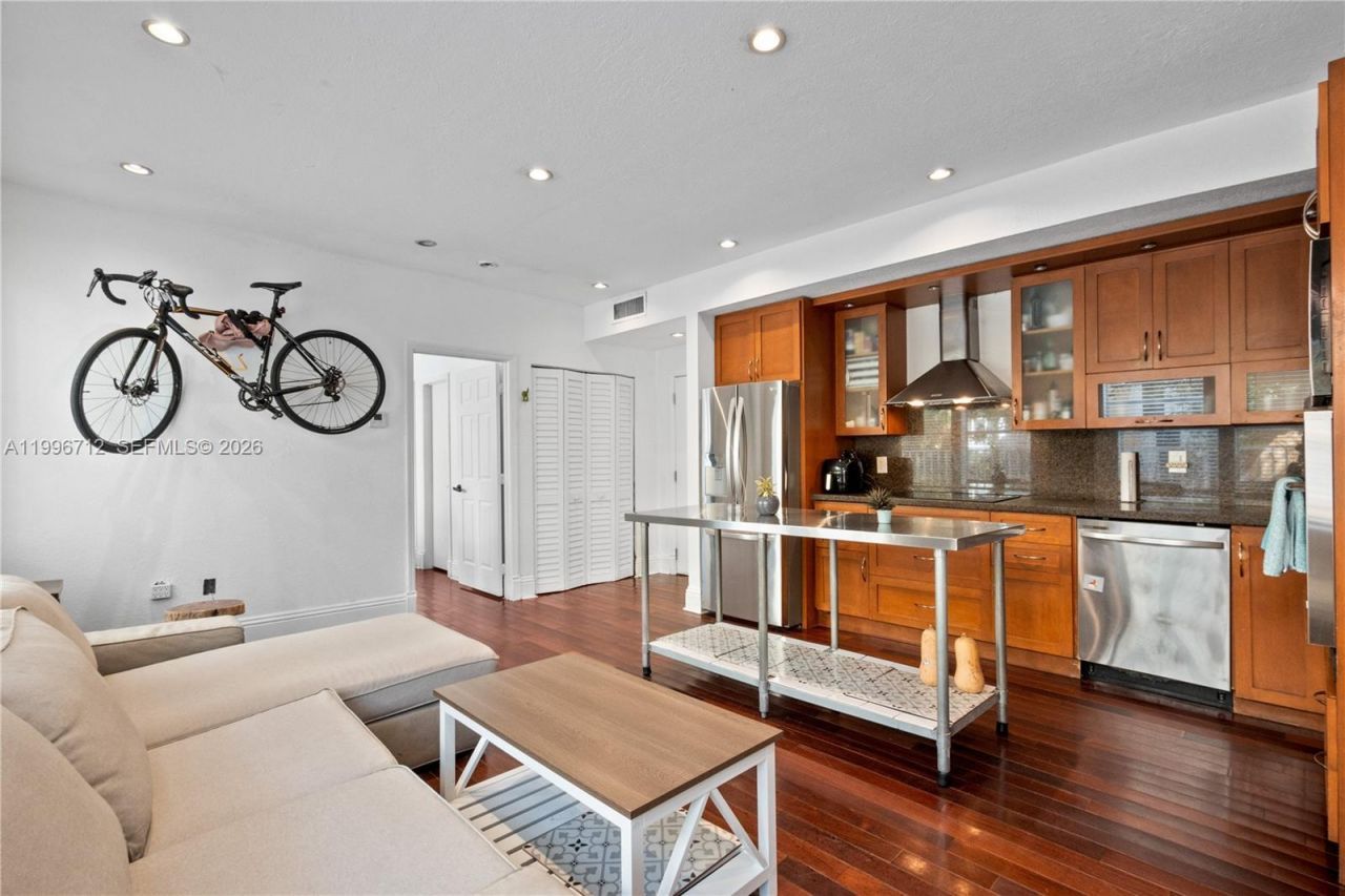 1027 Pennsylvania Ave, Unit 102, Miami Beach, FL 33139 Photo