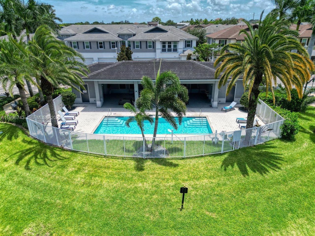 4921 Pointe Midtown Way , Palm Beach Gardens, FL 33418 Photo