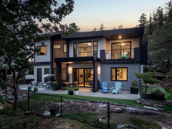 4673 Boulderwood Dr , Saanich, BC V8Y 2P8