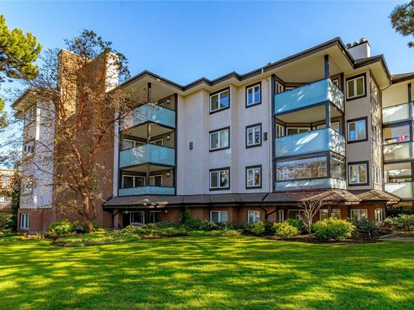 1619 Morrison St, Unit 106, Victoria, BC V8R 6R8