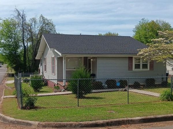 201 Fulton St, Florence, AL