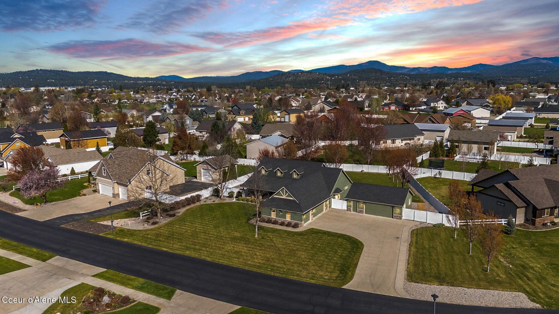 2899 N Radiant Star Rd, Post Falls, ID 83854 Main Photo