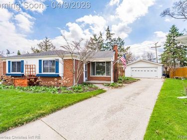 4211 Yorba Linda Boulevard, Royal Oak, MI 48073