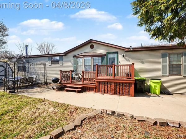 23312 Crystal Dr, Clinton Twp, MI 48036