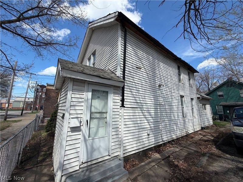 1369 E 41st Street, Cleveland, OH 44103 Photo 3