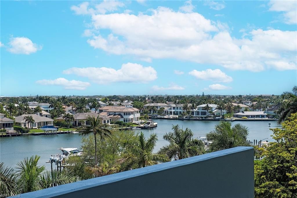 4751 Gulf Shore Blvd N, Unit 704, Naples, FL 34103 Photo