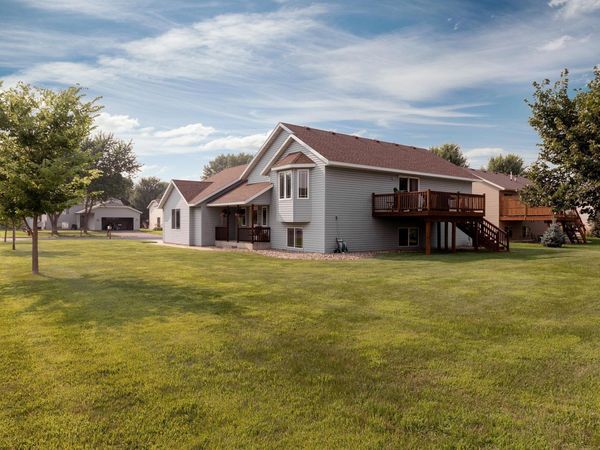 704 Pleasant View Lane, Litchfield, MN 55355