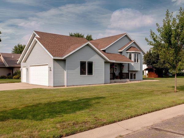 704 Pleasant View Lane, Litchfield, MN 55355