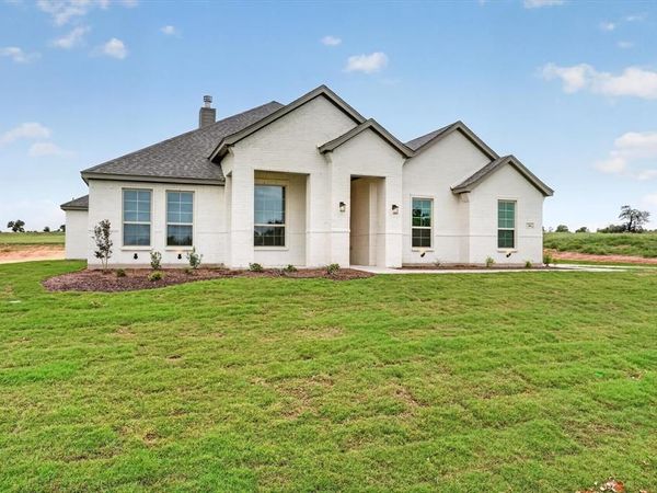 504 Clifton Court, Springtown, TX 76082