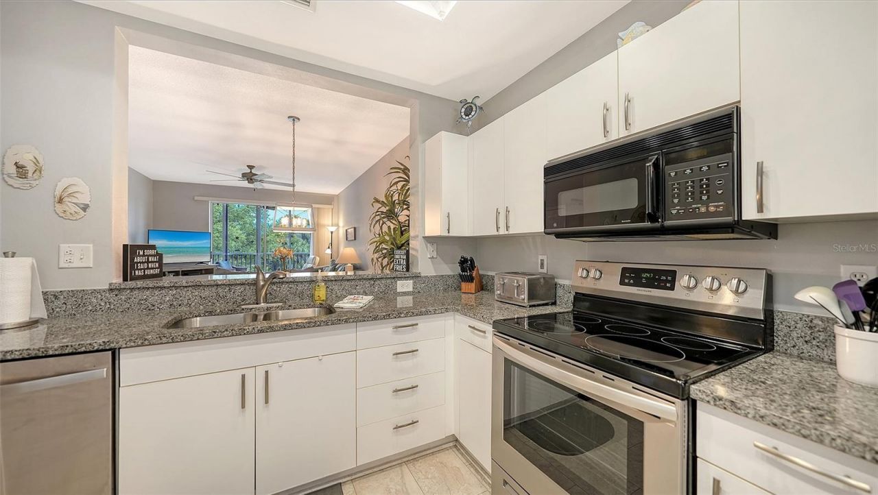 9630 Club South Circle, Unit 6202, Sarasota, FL 34238 Photo