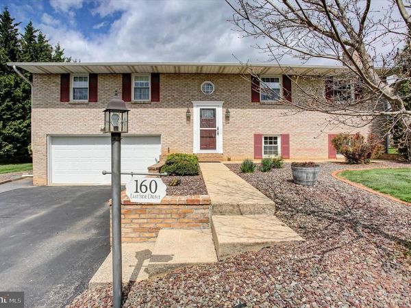 160 EAST SIDE DRIVE, GREENCASTLE, PA 17225