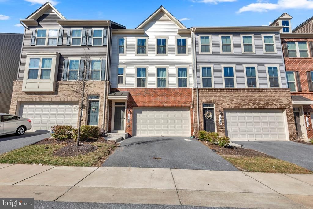 10044 Dorsey Lane, Lanham, MD 20706 Main Photo