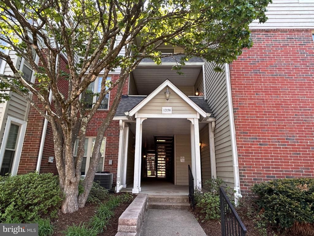 12158 Penderview Terrace, Unit 1137, Fairfax, VA 22033 Main Photo