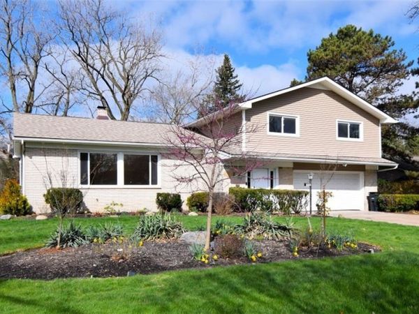 2828 Meldon Boulevard , Beachwood, OH 44122