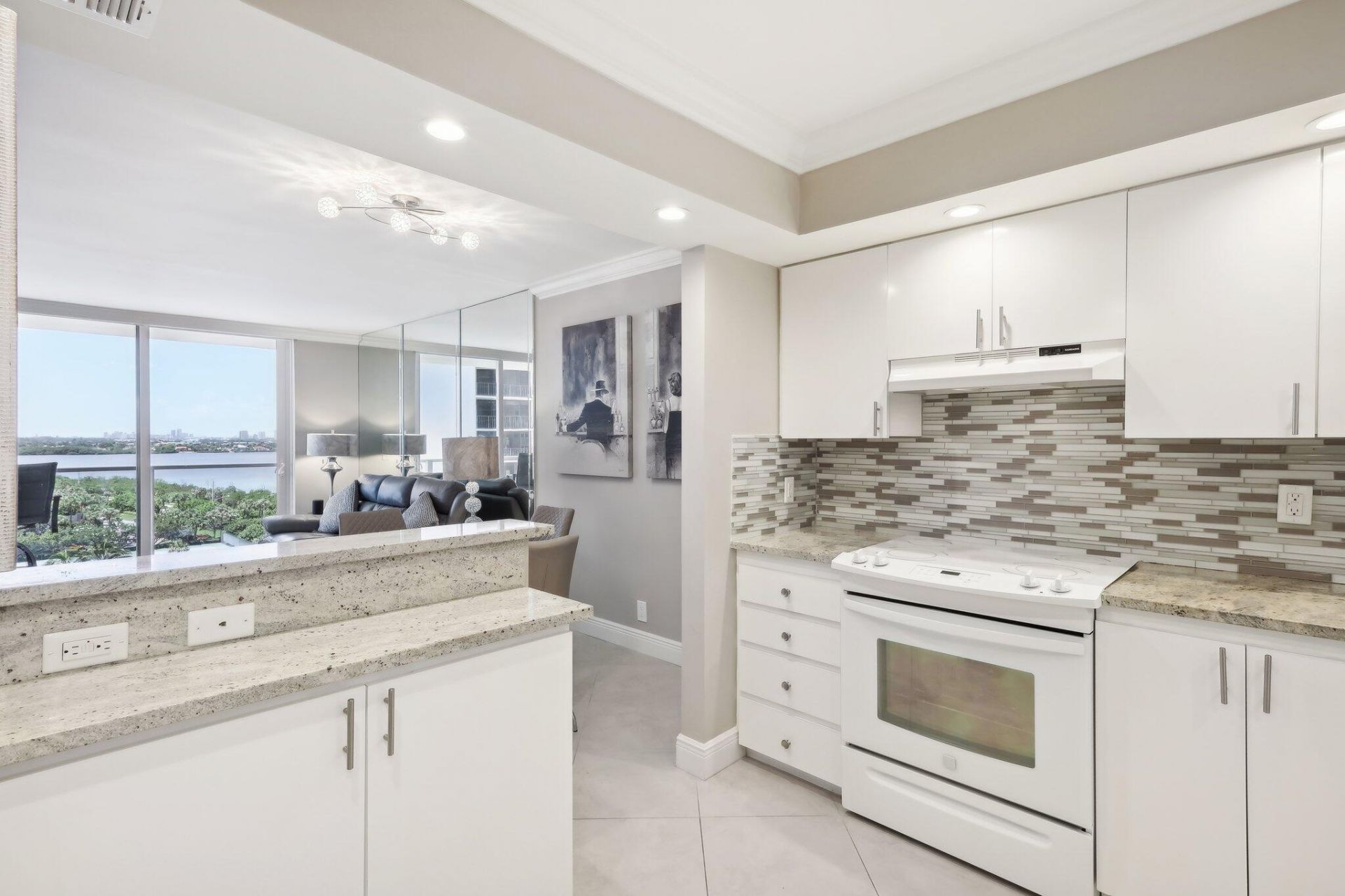 5440 N Ocean Drive, Unit 903, Singer Island, FL 33404 Photo