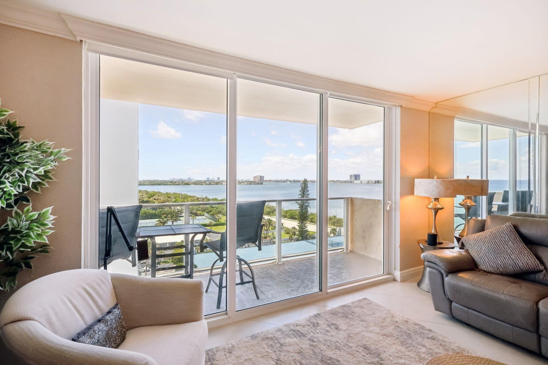 5440 N Ocean Drive, Unit 903, Singer Island, FL 33404 Photo