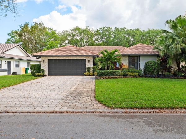 9077 NW 49th Place, Coral Springs, FL 33067