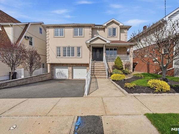 16 Arlington Boulevard, NORTH ARLINGTON, NJ 07031