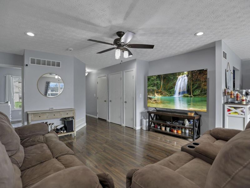 4230 Umiak Drive, Columbus, OH 43207 Photo 8