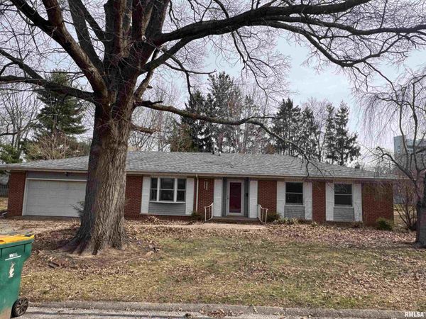 132 Kurlene Drive, Macomb, IL 61455