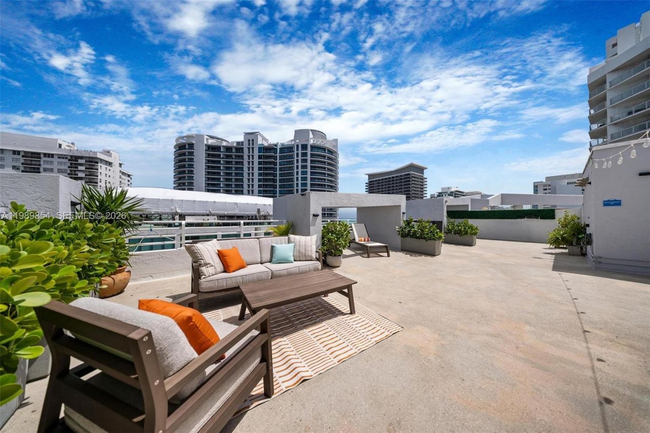 5970 Indian Creek Dr, Unit PH-4, Miami Beach, FL 33140 Photo