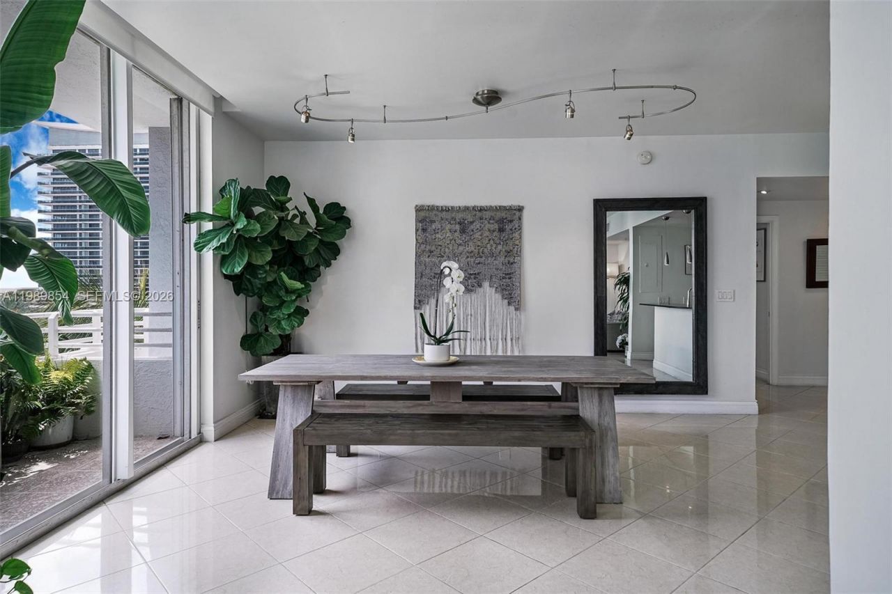 5970 Indian Creek Dr, Unit PH-4, Miami Beach, FL 33140 Photo