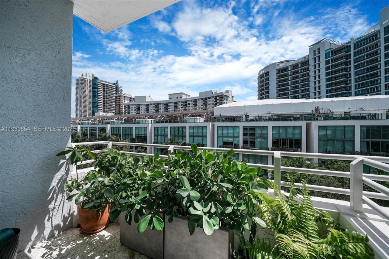 5970 Indian Creek Dr, Unit PH-4, Miami Beach, FL 33140 Photo